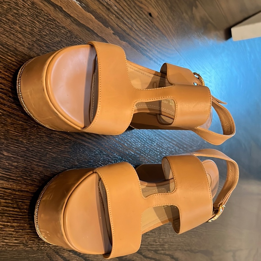 Ferragamo wedge size 9